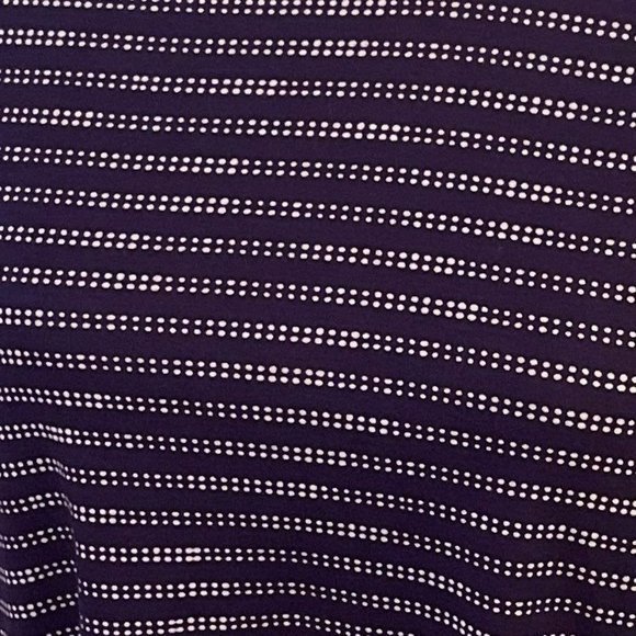 Lularoe Lynnae Tee‎ - Picture 3 of 5